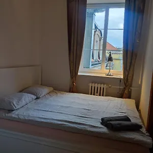 Apartmán 4, Vratislav